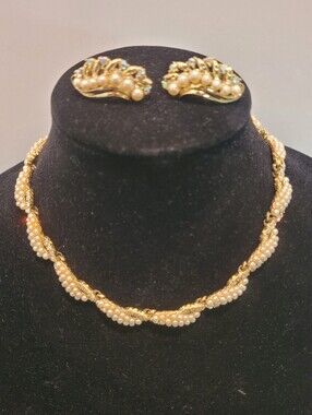 Vintage Kramer Necklace Earring Set